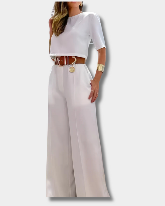 Ensemble stylé avec haut court et pantalon large pour femmes