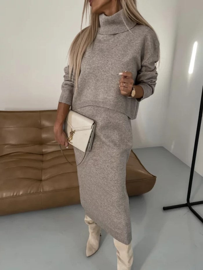Ensemble  pull col roulé et robe longue
