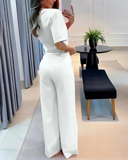 Ensemble stylé avec haut court et pantalon large pour femmes