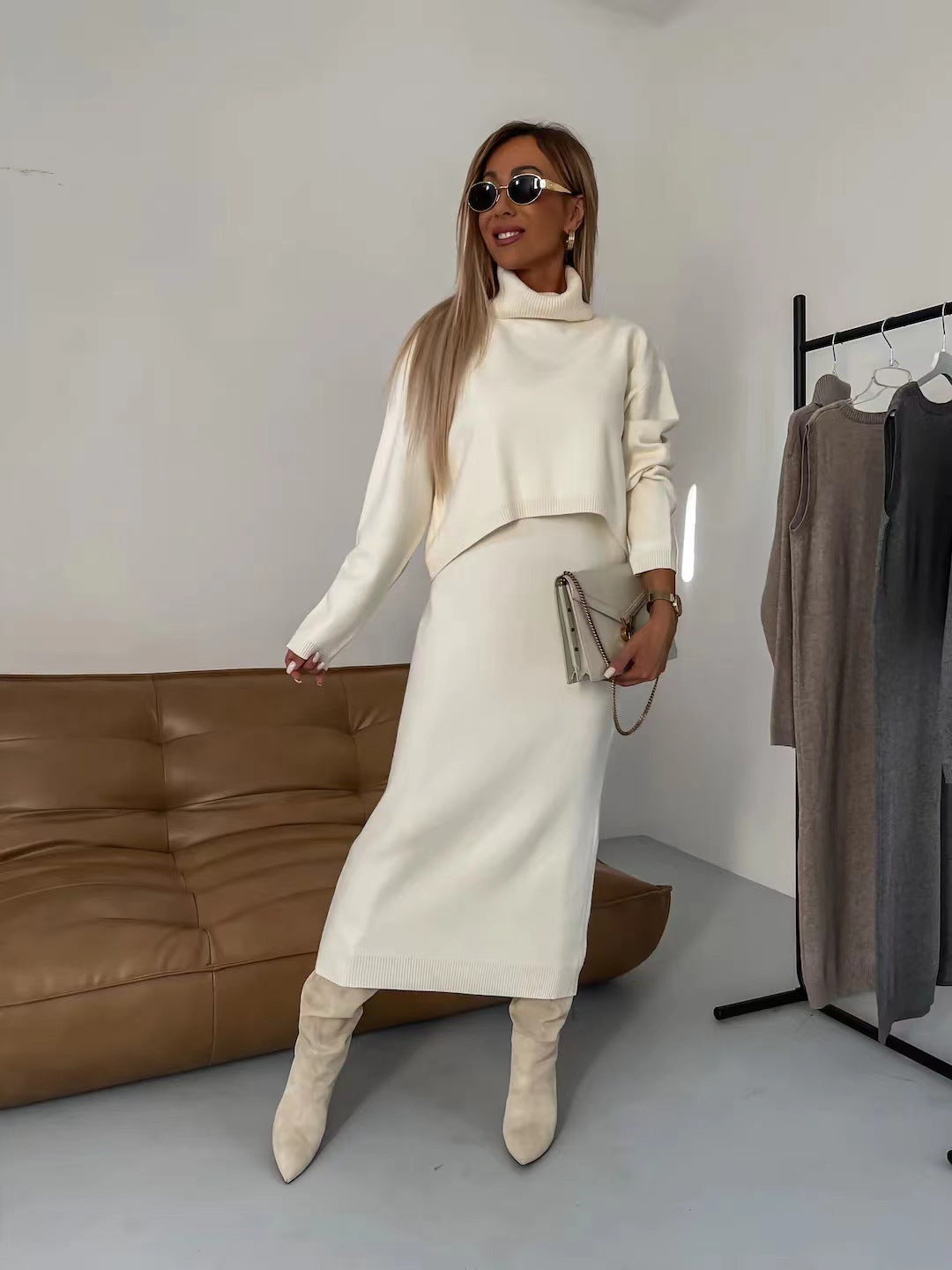 Ensemble  pull col roulé et robe longue